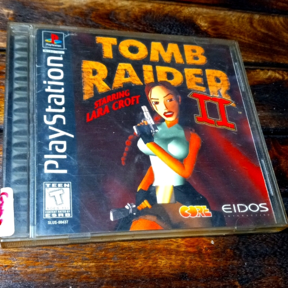G-18 PS1 BLACK LABEL -Tomb Raider II  starring Lara Croft game